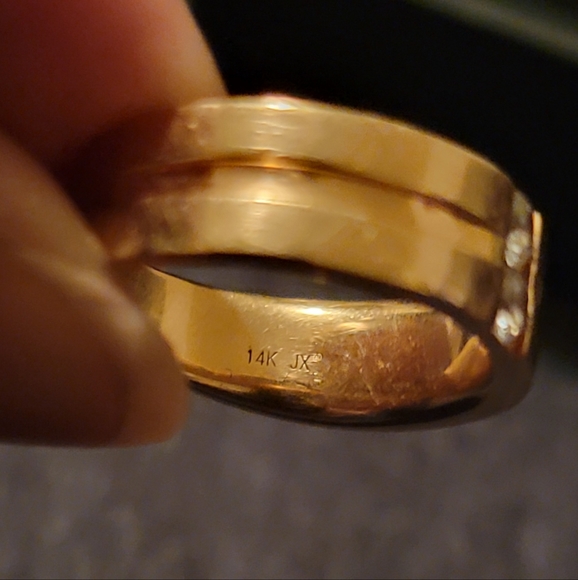 *SOLD* Yellow Gold Diamond Band - Picture 3 of 3